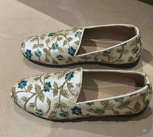 Embroidered Ethnic Loafers