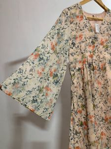 Elegant Floral Short Dress with Flared Full Sleeve