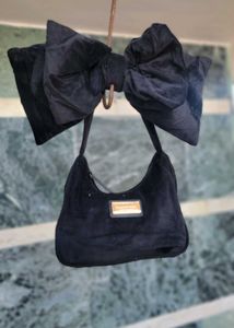 Starbucks Black Bow Baguette