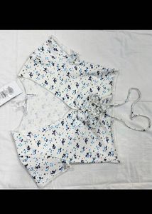 FLORAL NEW WITH TAG Crop Top