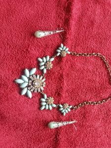 Necklace &amp; Earring Set