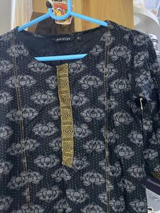 Women Kurta Melange Black Colour