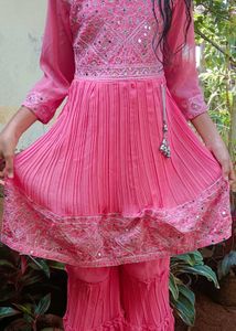 Girls&#39; Pink Embroidered Kurta Set