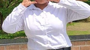 Woman Regular Fit Solid Curved Collar Formal Shirt