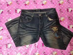 Cartoon Embroidered Capri