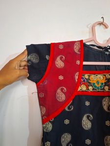 BLACK SHORT KURTI