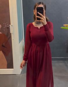Women Round Neck Flated Kurta