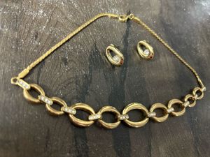 Beautiful Necklace Set With Earrings