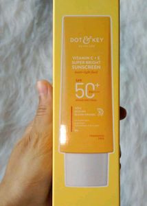 Dot And Key Vitamin C+E Super Bright Sunscreen