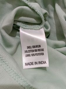 Light Green Casual Top (Women&#39;s)