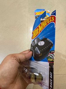 Hot Wheels Porsche &amp; Bugatti Set