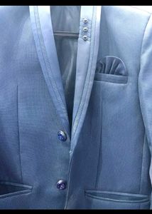 man blue blezer