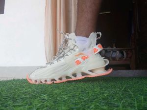 Unique Design Casual Sneakers