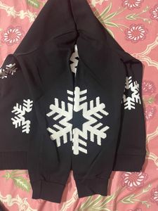 Snowflake Print Black Sweatshirt