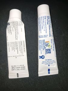 Clindamycin &amp; Azelaic Acid Topical Gel For Skin