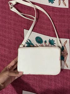 Pinteresty White Sling Bag