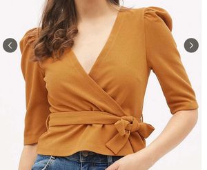 Harpa Top With Puff Sleeves