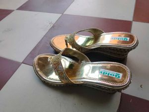 Goldy Collection Flats