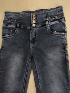 Stylish High-Waisted Jeans