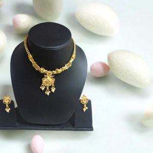 Elegant Necklace Set