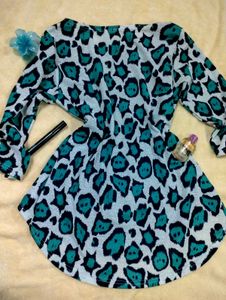 SALE!! PRICE DROP 💅Leopard Print Cardigan Top
