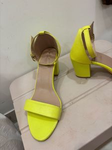 “Everqupid” Neon Yellow Chunky Heels (Almost 🆕)