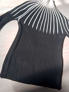 Black &amp; White Ribbed Knit Top