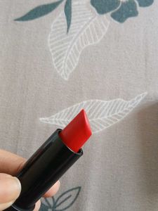 Elle 18 Color Pops Matte Lipsticks