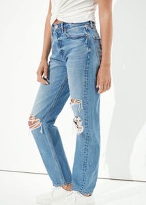 RIPPED JEANS