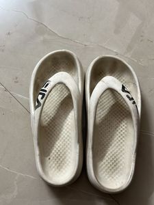 Fila White Flip Flops for 38 size and number 5