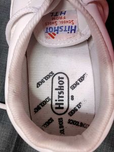 Hitshot School Shoes - Size 8