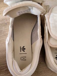 Adidas Sneakers