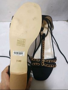 CARLTON London Heels