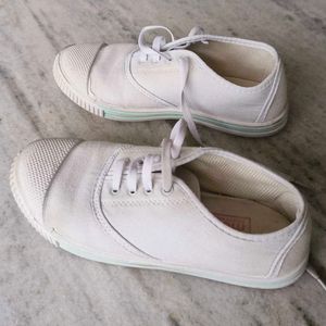 Boys School Shoe White 4 Size