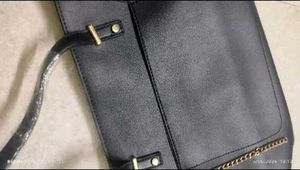 Black Handbag Form Dubai