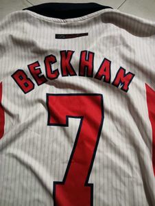 Retro England Jersey- Beckham#7. (Negotiable )