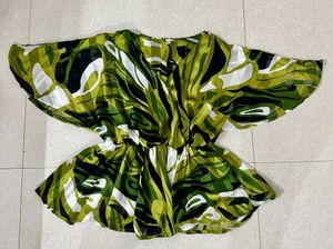 Leaf Print V-Neck Top🍀