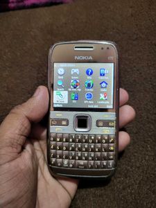 Nokia E72 Gold Edition