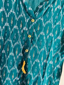 Avaasa Mix N’Match Straight Kurta With Floralprint