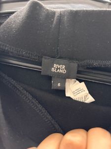 Black Leggings with Chain Detail