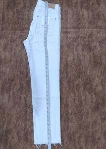 le CORMANG White Raw Hem Jeans