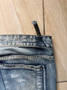 LOOSE FIT JEANS