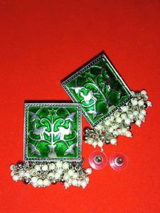 Gorgeous Green Earings