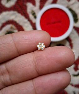 Floral Nose Pin