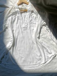 H&amp;M White Diamond Pattern Top