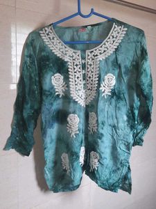 Embroidered Tie-Dye Short Kurti 💚