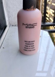 MAC Face and Body Foundation