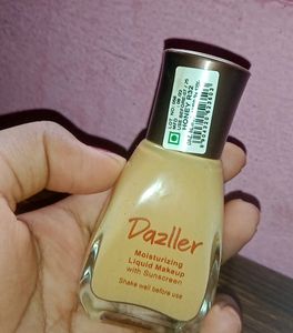 Dazller Moisturizing Liquid Foundation With Sunscreen(HONEY R32)