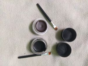 Music Flower Gel Eyeliner.