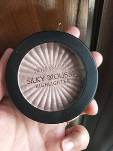 SWISS BEAUTY Silky Mousse Highlighter
